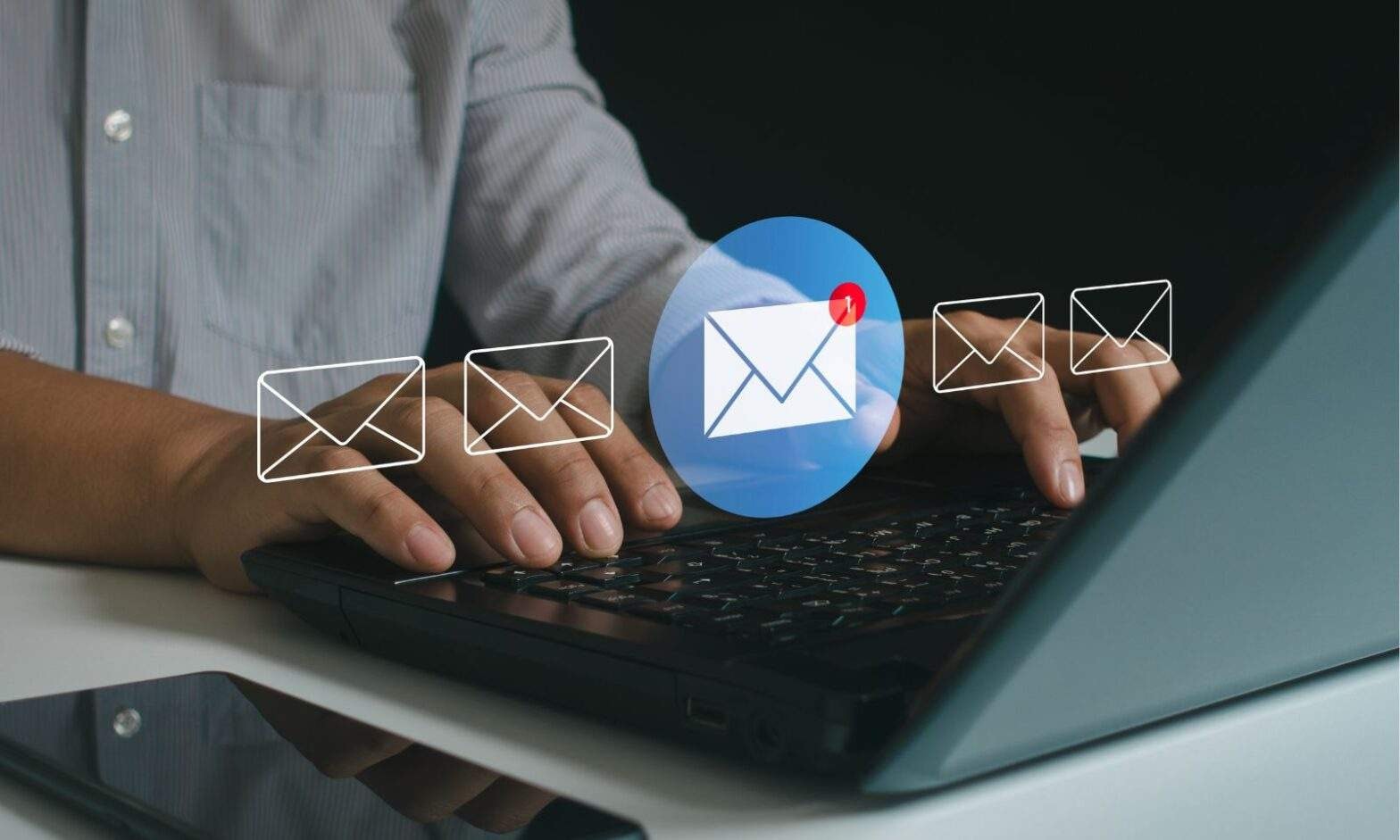 Khách hàng có thể gửi yêu cầu trực tuyến thông qua biểu mẫu liên hệ tích hợp